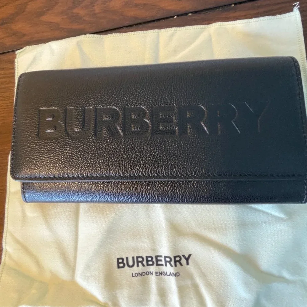 Burberry Porter Women's Black Leather Flap Wallet 8052831 1 - Picture 9 of 14